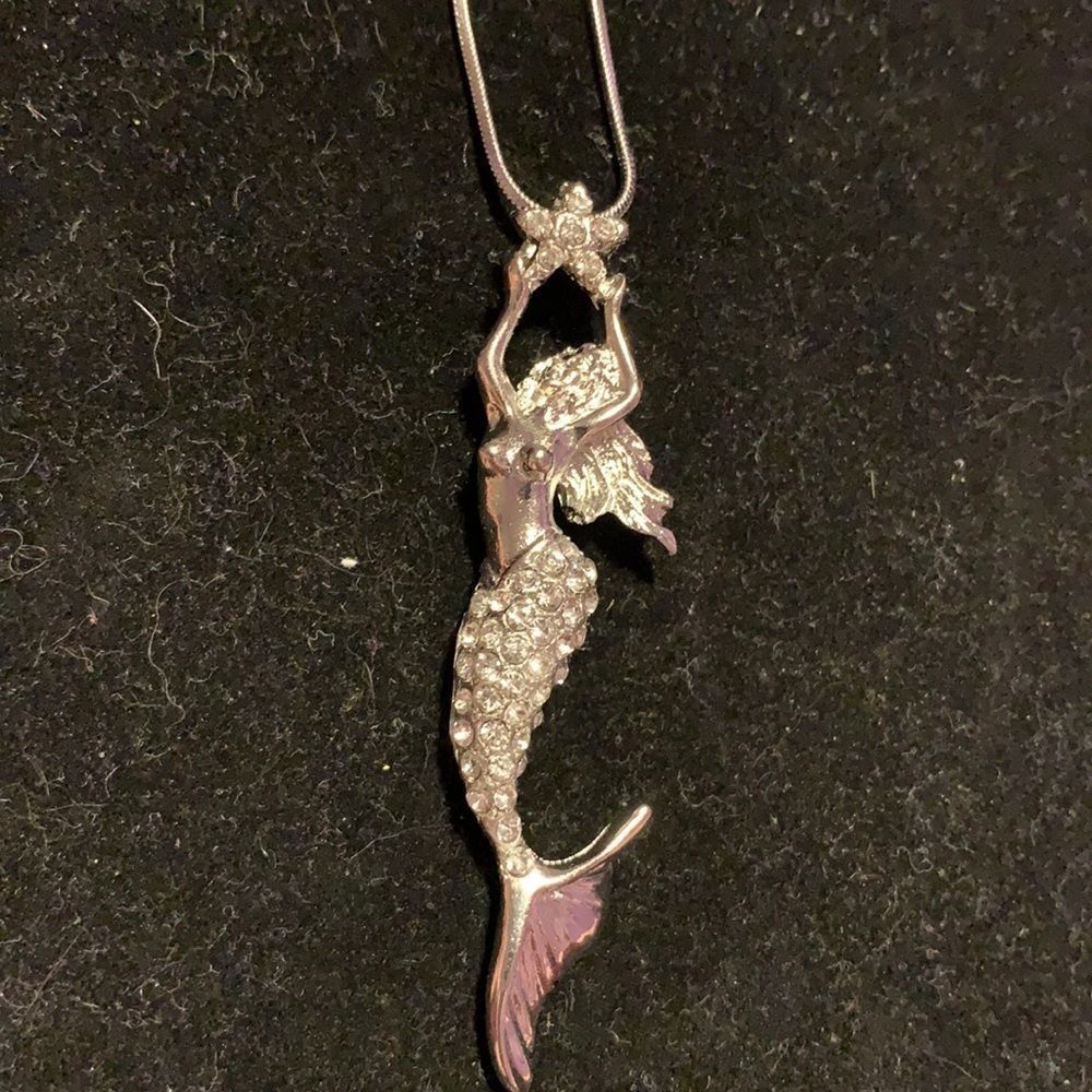 White rhinestone mermaid necklace